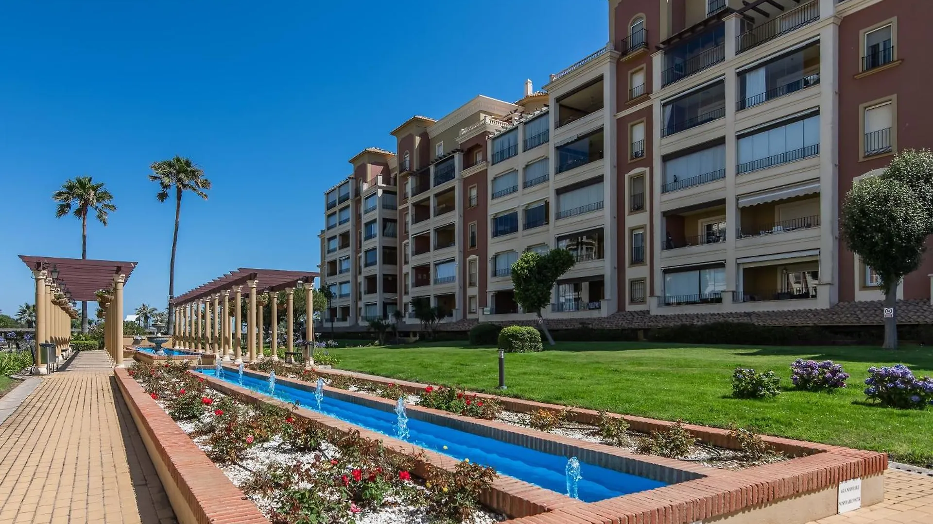 Apartment Los Cisnes By H Isla Canela Spain